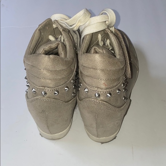 GUESS wedge sport shoes EUC - Picture 4 of 5